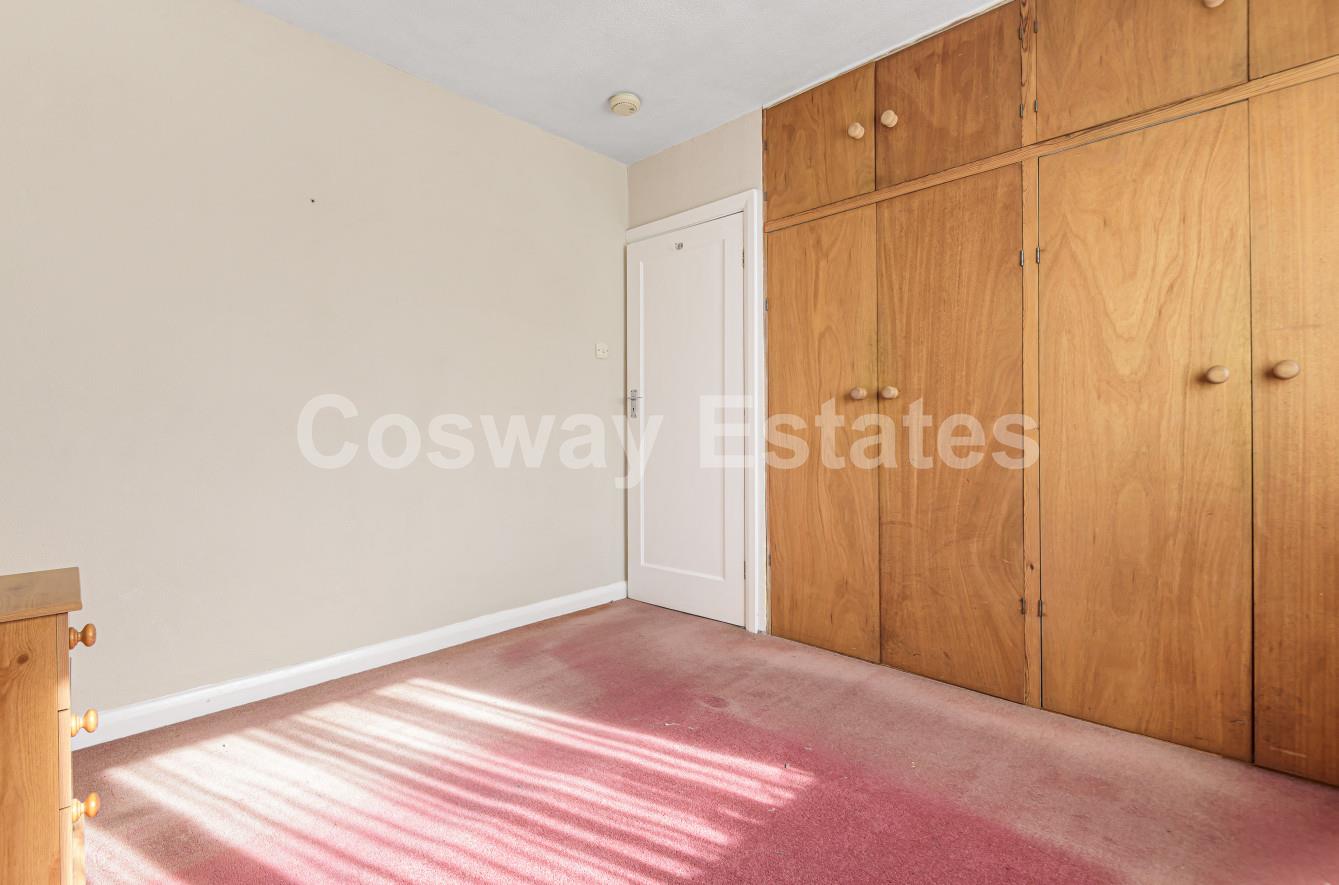 The Fairway, Mill Hill